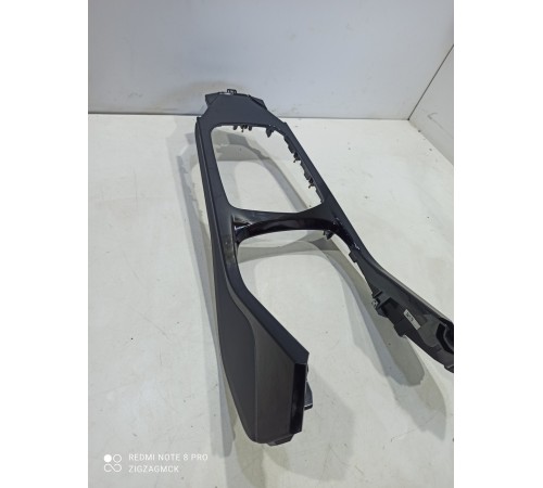 Накладка подлокотника декоративная)