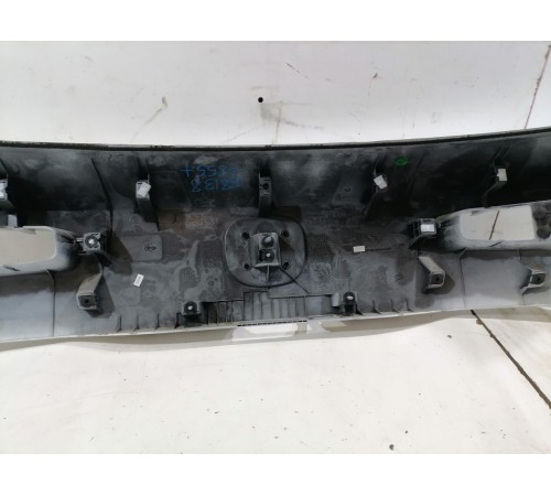 Декоративная накладка крышки багажника