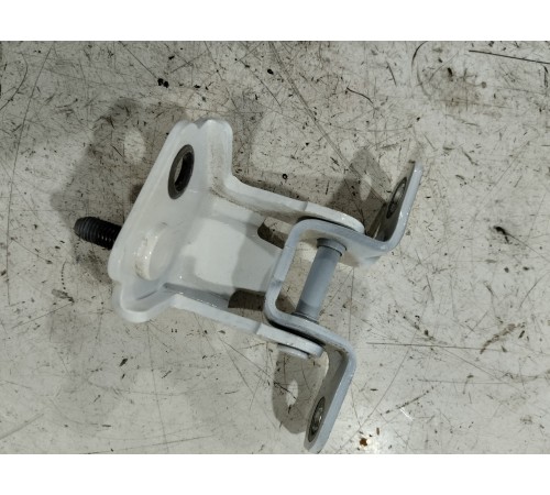 Петля двери задняя правая верхняя