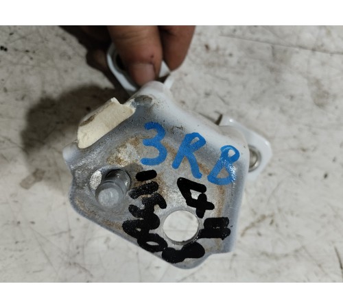 Петля двери задняя правая верхняя