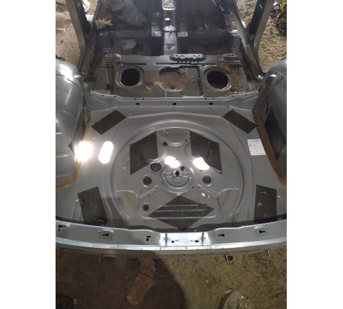 Ниша багажника(запасного колеса)