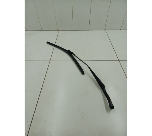 Поводок стеклоочистителя левый