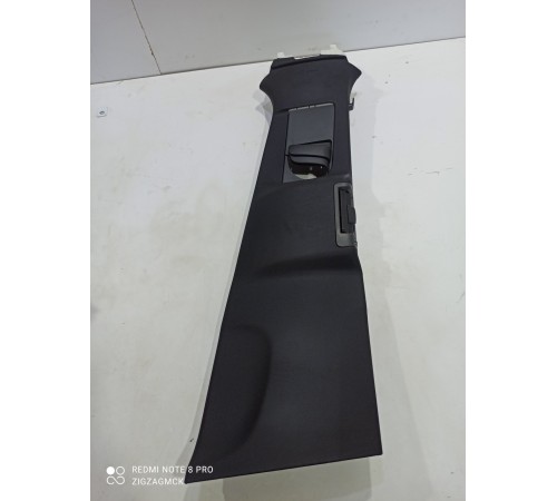 Обшивка центральной стойки(верхняя правая)