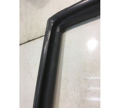 Уплотнитель стекла (задний, левый)