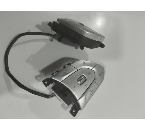 Кнопки руля многофункциональные