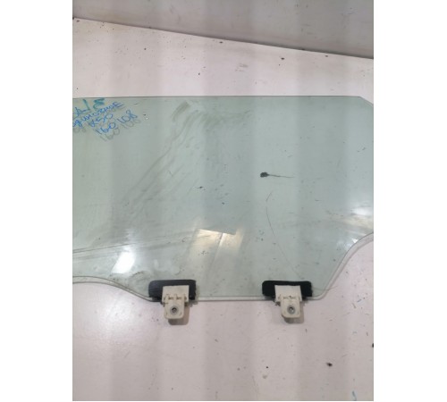 Стекло двери заднее левое