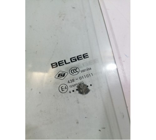 Стекло двери заднее левое