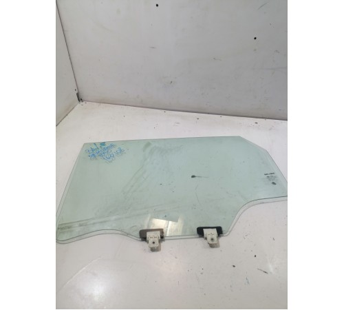 Стекло двери заднее левое