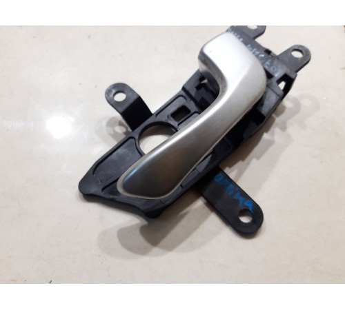 Ручка двери (передняя правая внутренняя)