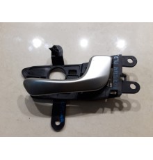 Ручка двери (передняя правая внутренняя)