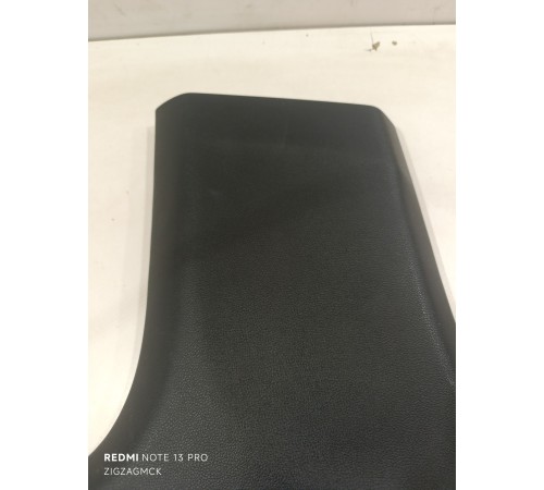 Обшивка центральной стойки нижняя левая