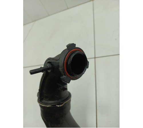 Патрубок интеркулера