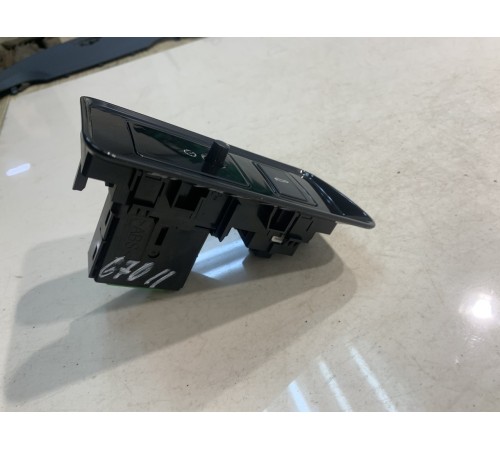 Кнопка открывания багажника