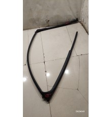 Уплотнитель стекла двери (передний левый)