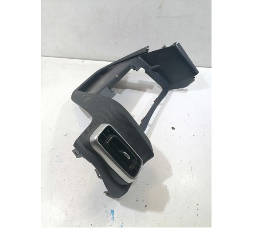 Накладка торпедо передняя левая