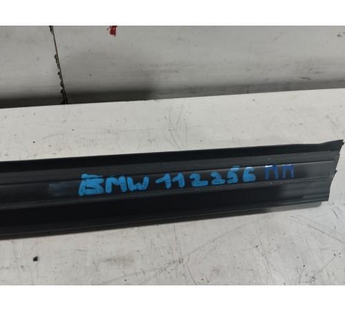 Уплотнитель стекла (передний правый внутренний)