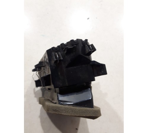 Дефлектор воздушный левый