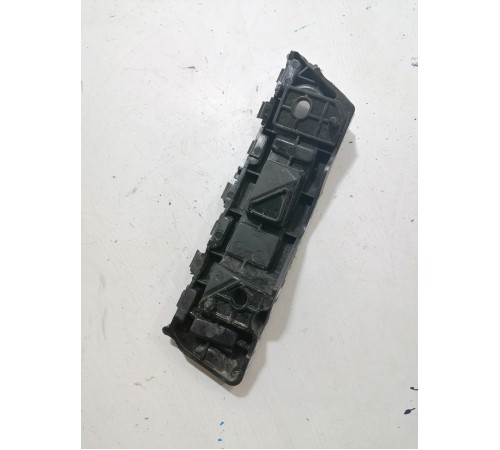 Кронштейн бампера передний правый 