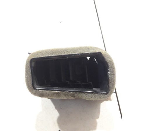 Дефлектор воздушный левый