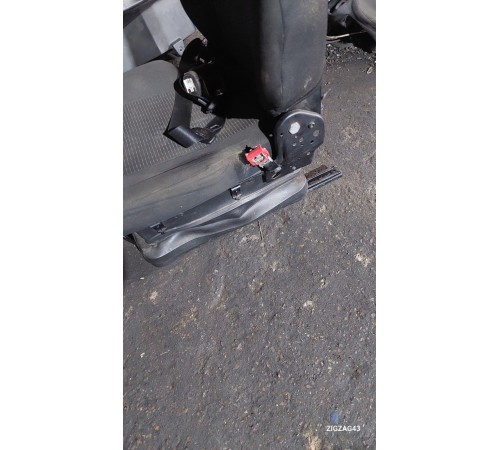 Сиденье пассажирское (правое)