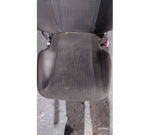 Сиденье пассажирское (правое)