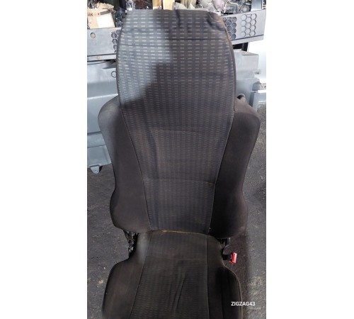 Сиденье пассажирское (правое)