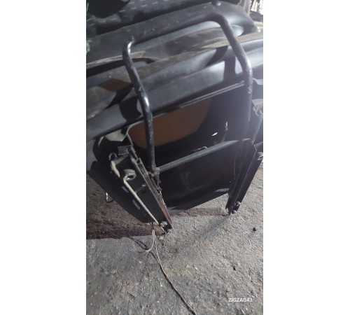 Сиденье пассажирское (правое)