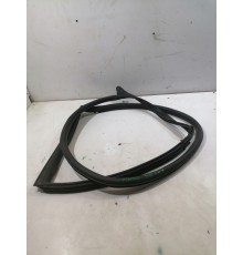 Уплотнитель двери задний правый