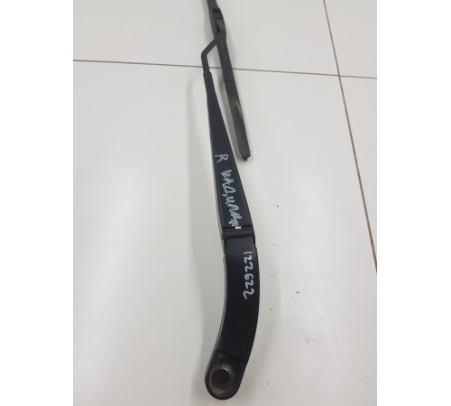 Поводок стеклоочистителя правый