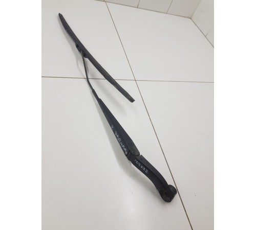 Поводок стеклоочистителя правый