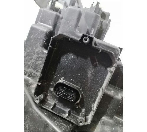 Фара головного света правая