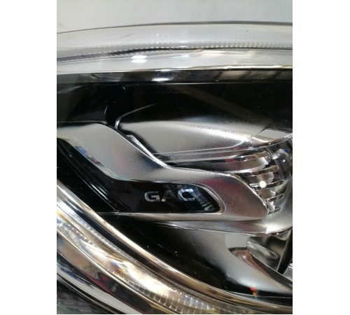 Фара головного света правая