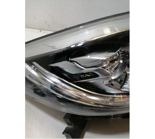 Фара головного света правая