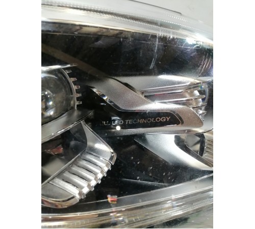 Фара головного света правая