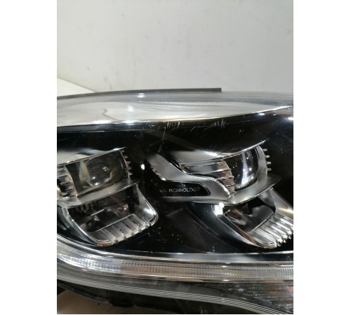 Фара головного света правая