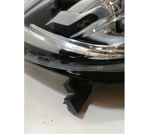 Фара головного света правая