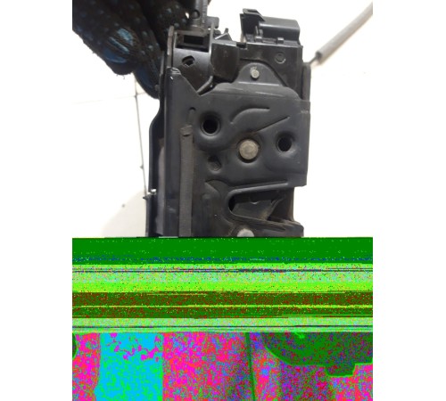 Замок двери (передний правый)