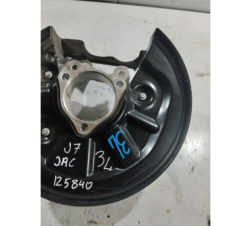 Кулак поворотный задний левый