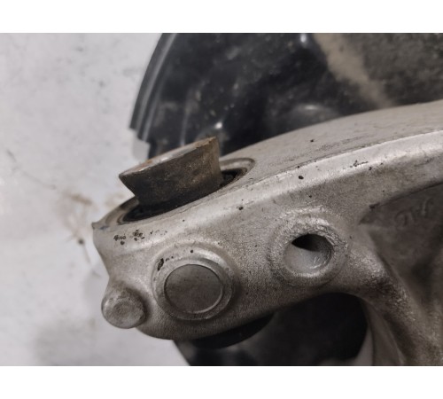 Кулак поворотный задний левый