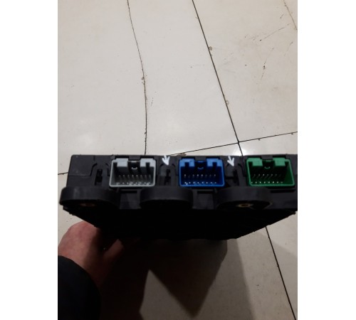 Блок дистанционного управления системами электроники и сигнализации