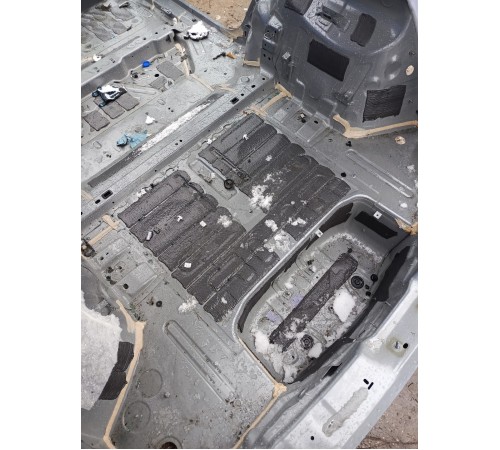 Ниша багажника (запасного колеса)