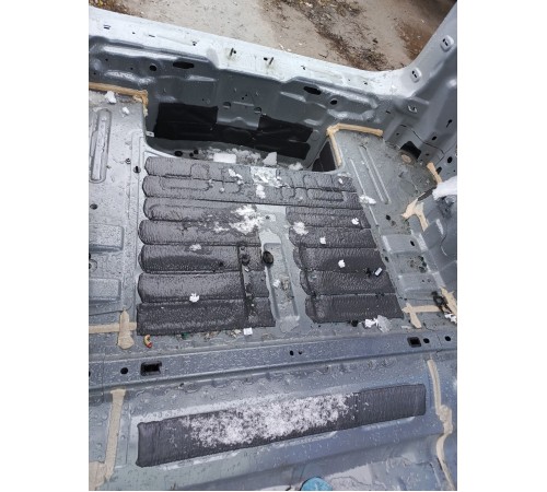 Ниша багажника (запасного колеса)