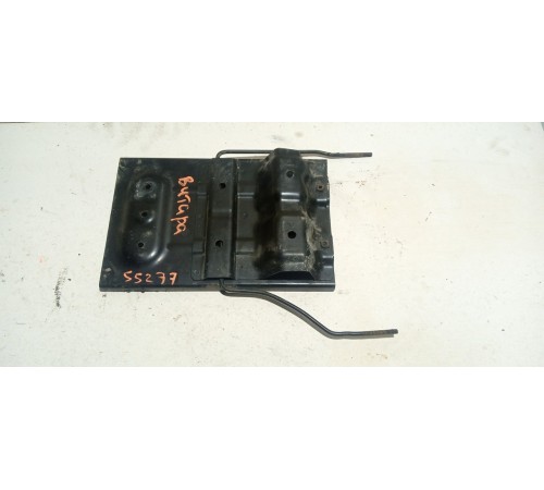 Крепление аккумулятора