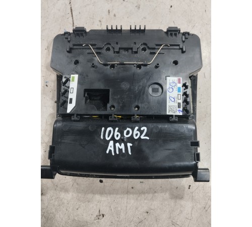 Плафон внутреннего освещения передний