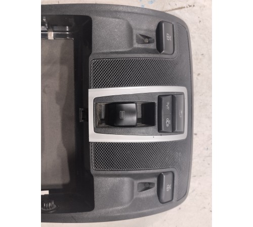 Плафон внутреннего освещения передний