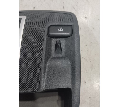 Плафон внутреннего освещения передний