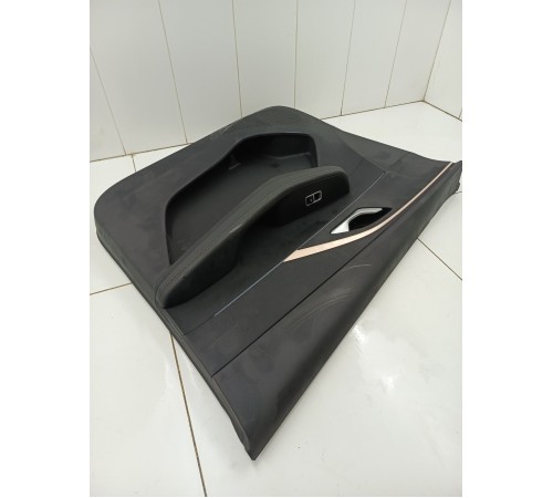 Обшивка двери передняя правая