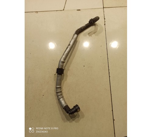 Патрубок системы рециркуляции с клапаном