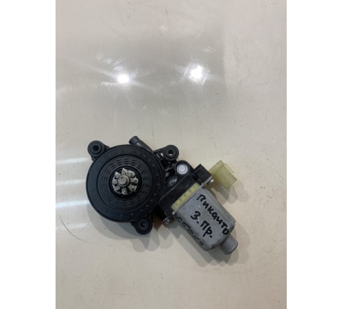 Моторчик стеклоподъемника (задний, правый)