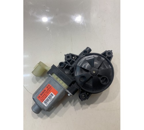 Моторчик стеклоподъемника (задний, правый)